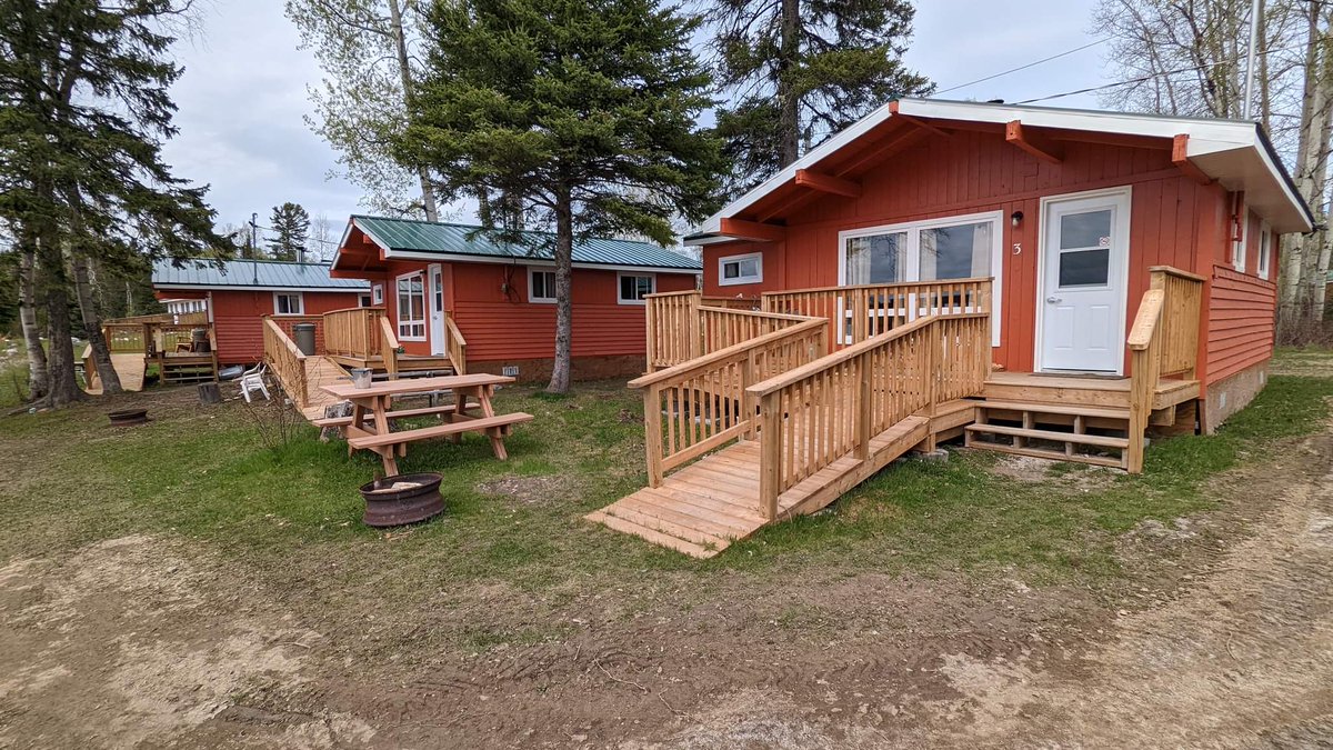 IslandViewCamp's tweet photo. Beautiful Lakeside Cabins https://t.co/1pHmX0ikxw