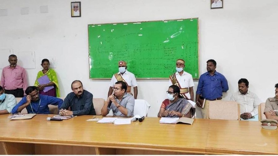 AIRNews_Chennai's tweet photo. திருப்பத்தூர்: தமிழ்நாடு அரசு பணியாளர் தேர்வாணையத்தின் சார்பில் #Grp2 மற்றும் #Grp2A தேர்வு முன்னேற்பாடு பணிகள் குறித்த ஆய்வுக் கூட்டம் மாவட்ட ஆட்சியர் திரு.அமர் குஷ்வாஹா தலைமையில் நடைபெற்றது. https://t.co/bf8qfS0OIi
