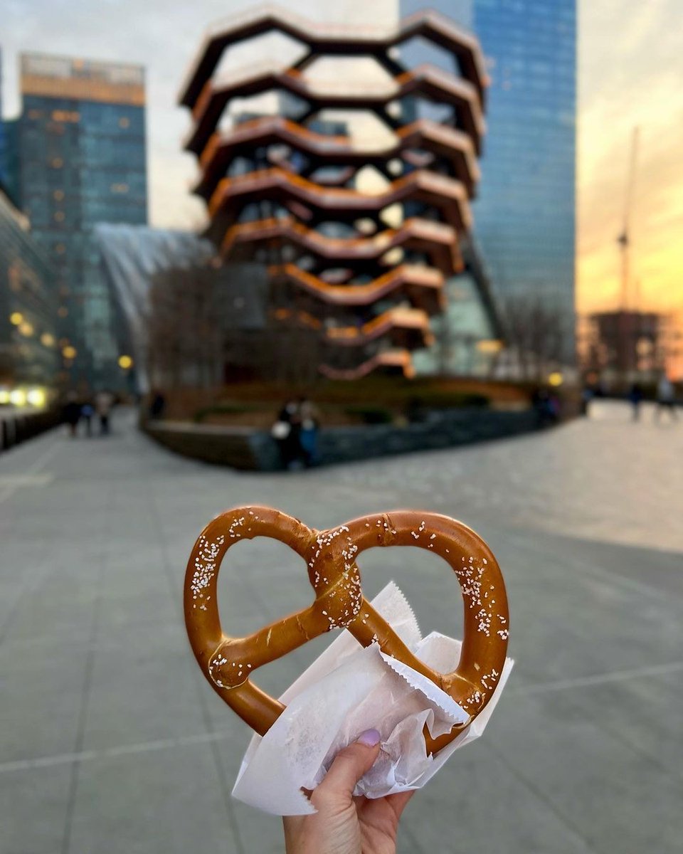 INNSIDE New York (@innsidenewyork) on Twitter photo Pretzel and the Vessel. When you stay at INNSiDE New York, and you can easily walk to <a href="/HudsonYards/">HudsonYards Studios</a>.
π· @noella_belia
#hudsonyards #thevessel #staycurious #traveltuesday #pretzel Pretzel and the Vessel. When you stay at INNSiDE New York, and you can easily walk to <a href="/HudsonYards/">HudsonYards Studios</a>.
π· @noella_belia
#hudsonyards #thevessel #staycurious #traveltuesday #pretzel