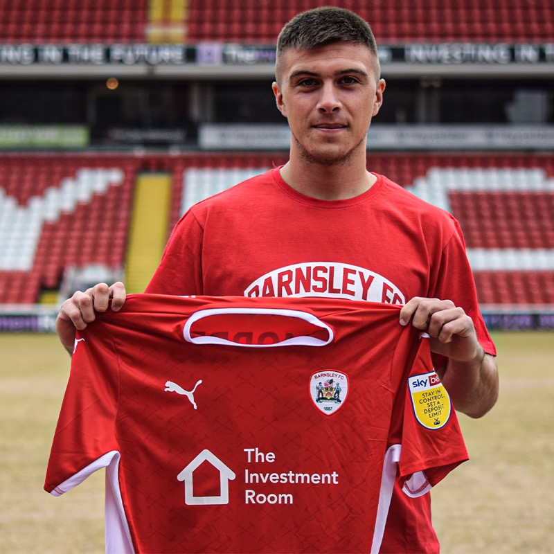BarnsleyFC's tweet photo. 🤝 Charlie Winfield, David Bremang and Jordan Helliwell have all extended their stays at Oakwell!