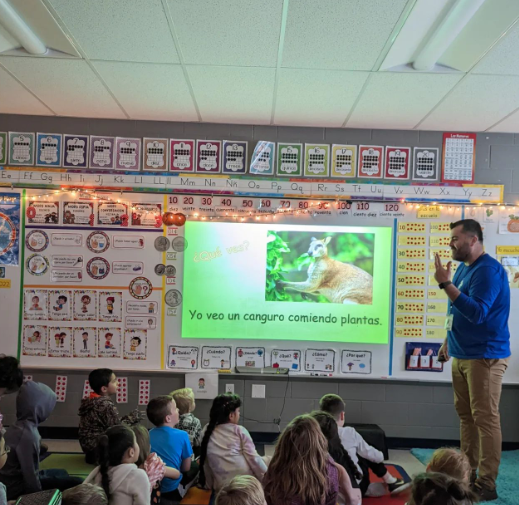LeesburgBlazers's tweet photo. Leesburg Invites Students and Teachers to Join their Dual Language Immersion (DLI) Program https://t.co/ALqegapeOJ https://t.co/MwEXA361sL