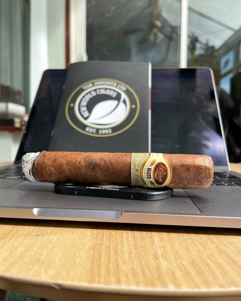 MrJohnStrange's tweet photo. 6 months with @torimportsltd already!
Time flies when you’re doing what you love! 

#hospitality - an industry I was literally born into and loved from the outset.
#cigars - a product that caught my attention and then held it and my heart ever since.

Thank you to #teamtor f… https://t.co/FdqrbNh4tp