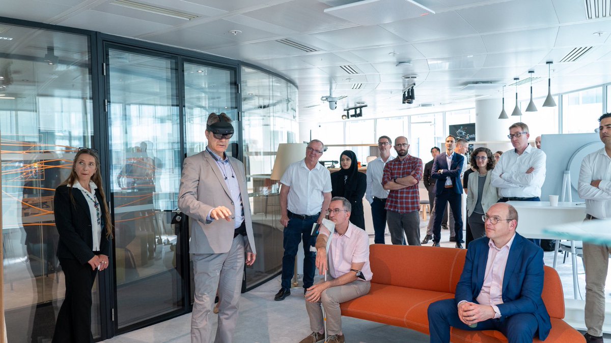 💡Thrilled to host 8 of our @OrangeBusiness customers for the 2nd edition of our Customer Innovation Board in our #Innovation Center in Paris, exploring trends &amp; solutions to challenges  such as #workplace or Industry 5.0! The future looks exciting