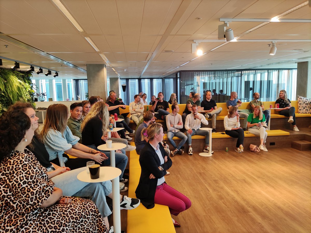 Vandaag weer een echte live #MotionTEAM, veel <a href="/Motion10/">Motion10</a> collega's bij elkaar, super!!