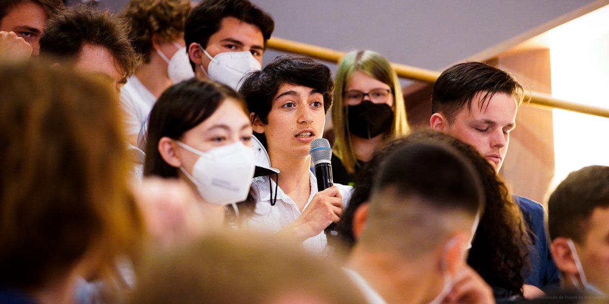 amdescotes's tweet photo. Erkenntnisreicher Austausch mit Schüler*innen, Bildungsexpert*innen und @EUinDE über Europa-Bildung an Schulen &amp; die Stärkung des europäischen Zugehörigkeitsgefühls bei Jugendlichen als eine zentrale Herausforderung der EU. Europa-Bildung ist eine Zukunftsinvestition! #PFUE2022 https://t.co/PP3pnGj3zk