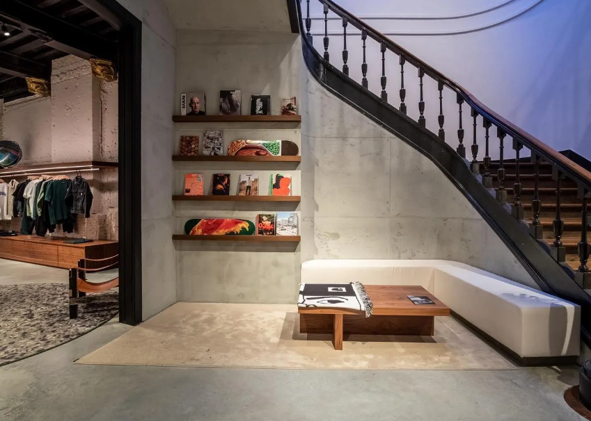 bel_group's tweet photo. Shopweekendje gepland? Check dan zeker eens onze gepolierde beton in de Carhartt store te Antwerpen!

Vous prévoyez un week-end de shopping? Regardez notre béton poli dans le magasin Carhartt d'Anvers!

#carrofloor #carrobelgroup #beton https://t.co/U97atyTTHM