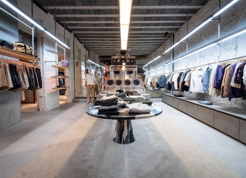 bel_group's tweet photo. Shopweekendje gepland? Check dan zeker eens onze gepolierde beton in de Carhartt store te Antwerpen!

Vous prévoyez un week-end de shopping? Regardez notre béton poli dans le magasin Carhartt d'Anvers!

#carrofloor #carrobelgroup #beton https://t.co/U97atyTTHM