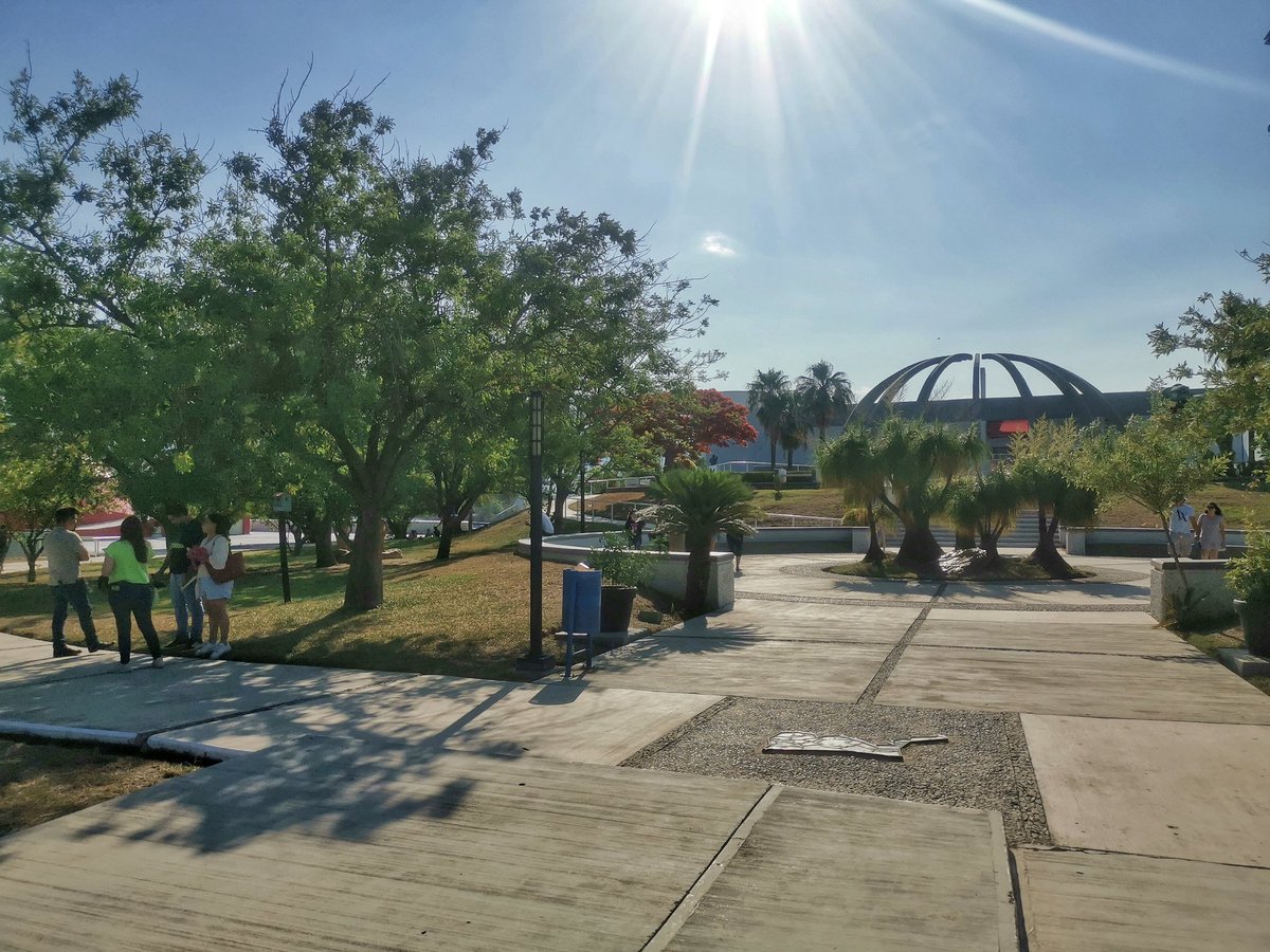 ¡Mismo lugar aproximadamente 33 años después! 🏛️🦣⏳🦖🧬📸

Te gustaría contemplar más fotografías históricas, la exposición: Nuestro pasado, te espera en el nivel 1 de miércoles a domingo de 10:00 a 17:00 hrs.

#CdVictoria 
#Tamaulipas 
#MuseoTAMux