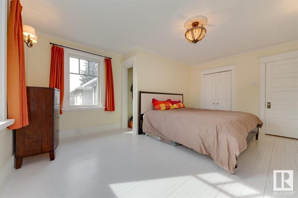 SarahSear2's tweet photo. OPEN HOUSE SUNDAY - MAY 22ND 1-4PM 

Come pop by my Open House this Sunday to view this beautiful Charming updated home with abundance of character! You could win $50 to Tims or Starbucks

#openhouse #golikeschmidt #inglewood #realestate #edmonton #yegre #character #updated https://t.co/9DXtmW0T80