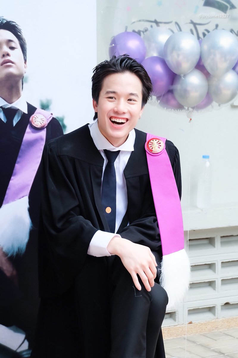 jayjames1527's tweet photo. 19052022

Congratulations to @jamyjamess 👨🏻‍🎓
ㅡ you did it!!!🌷✨

#JamyJamess 
#JMJGraduation https://t.co/lwK1CXvZHk