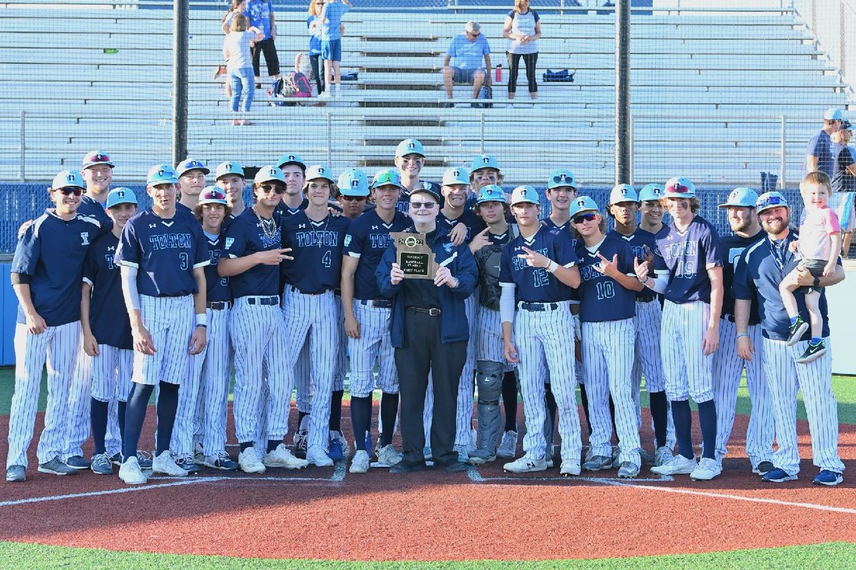 FrMikeColeman's tweet photo. After thrilling District championship win I get to hold the trophy. An honor to be in this picture with these great young men https://t.co/HKRXfcwLIT