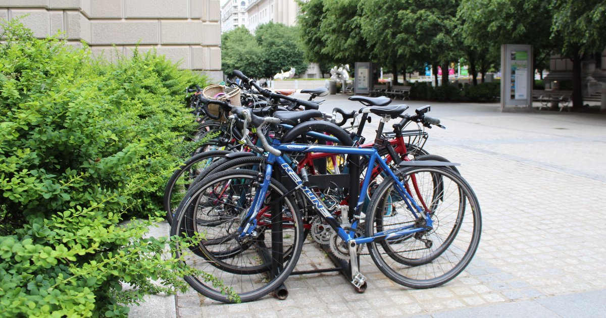ReaganITCDC's tweet photo. Tomorrow is #BiketoWorkDay! Did you know that #RRBITC has 6 public racks on-site that hold 50+ bikes? We also have a Capital @bikeshare station right off our 14th St. bldg entrance. Register and drop by a pit stop on your way to work for free giveaways: https://t.co/0mt9TzNRbJ https://t.co/Eo7LSXMtNk