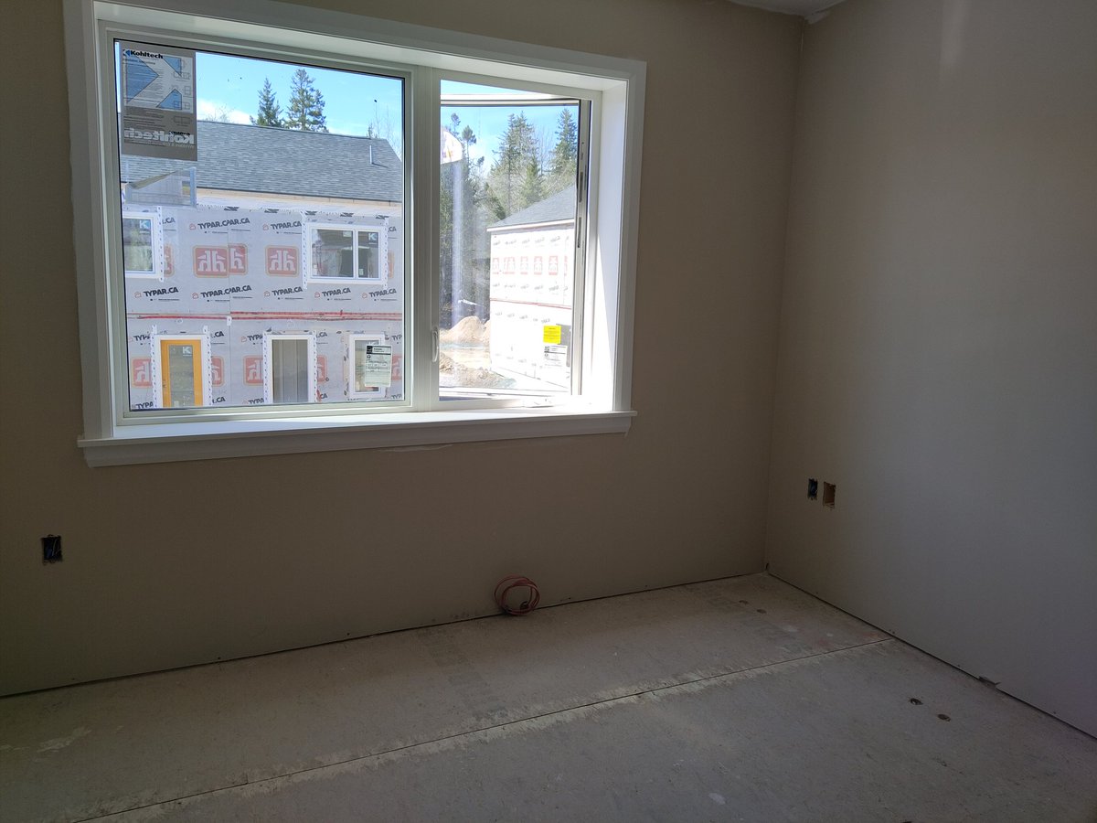 adsumforwomen's tweet photo. It weighs on us heavily, knowing so many people in Halifax do not have housing or safe shelter right now. We find hope in The Sunflower. We expect to see 55-60 women families &amp; gender diverse folks making their homes there soon. 🌻It is so so exciting. #housingisahumanright https://t.co/hq9FRoplRG