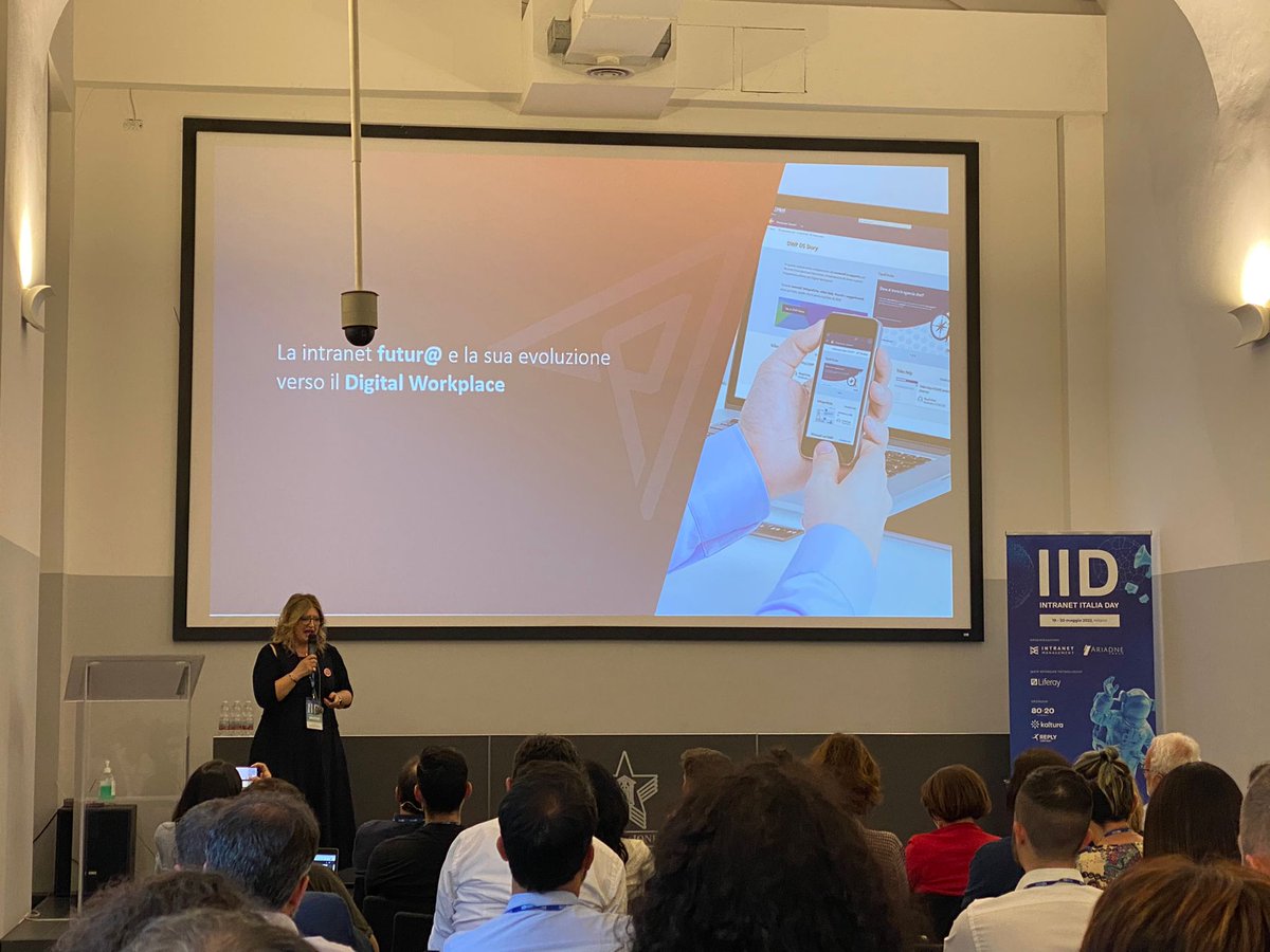 Cultur_e's tweet photo. #IID2022 con @alehat: quando un Digital Workplace raccoglie la sfida di un nuovo paradigma culturale e lavorativo https://t.co/abi4VhsZYV