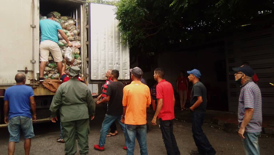 MunicipioUrena's tweet photo. #SoyComunicadorClap 3mil09 Familias del Município #PedroMariaUreña Recibieron la atención alimentaria #Clap. Gracias al trabajo que viene realizando Nuestro Gob.@FreddyBernal de la mano con el Alcalde @carrilloalcald1 el Ing.@BermudezJoseA
@NicolasMaduro
@JosuMaldonado13 https://t.co/CWmuPDUoJX