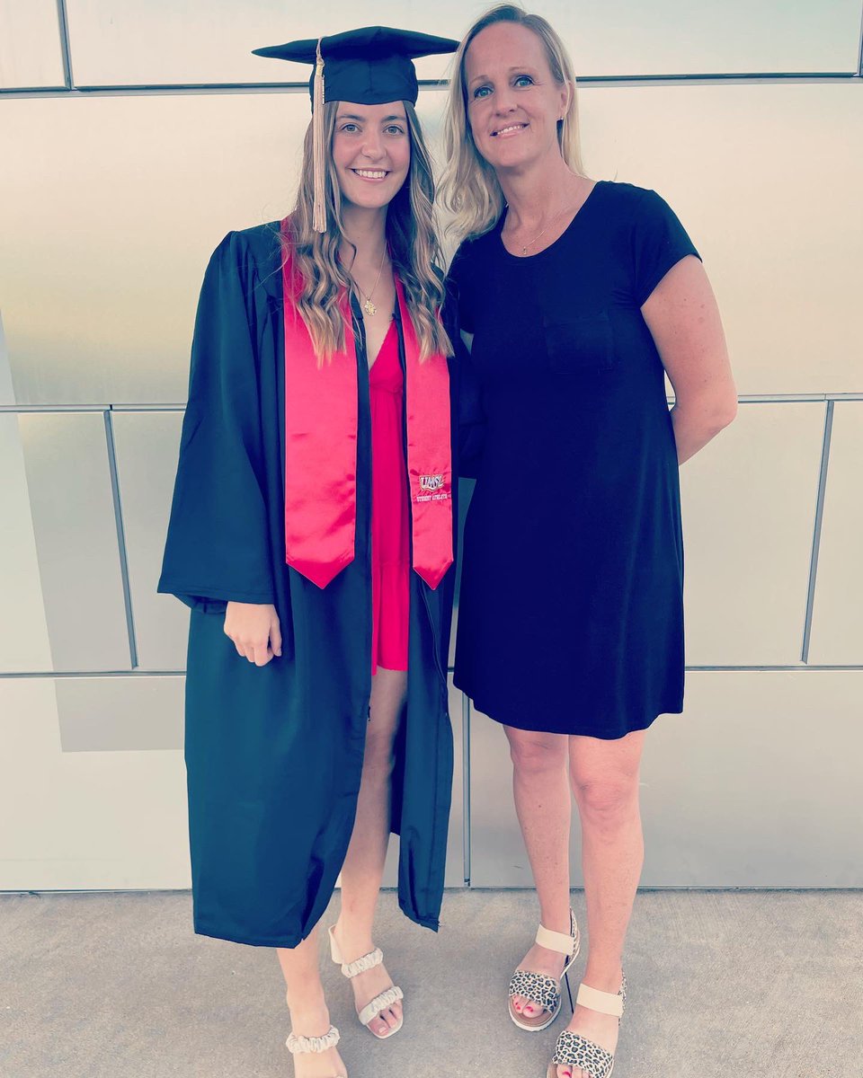 UMSLWBB's tweet image. Adi graduated with a Business Administration degree with an emphasis in management and a minor in Digital Marketing Communications. Adi graduated with a 3.8 overall GPA. She was Academic All-GLVC for 4 years.