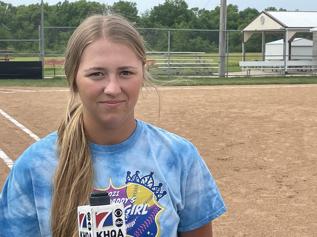 ChrisDuerr's tweet photo. Working on a Sidebar Story on @NSBaseball22 for the weekend on the All-State Softball star Chesnie Robbins lending a huge hand to Raider Baseball in Right Field https://t.co/6Jhle1cWO2