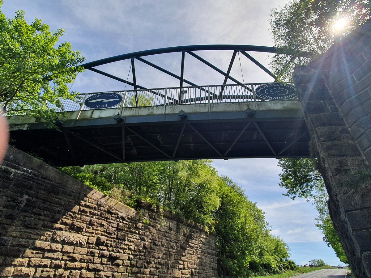 JamesTGlossop's tweet photo. Another bridge that is found on the Transpennine Trail. This one is off the A628 near to Bullhouse. Difference between morning and afternoon. (19/05/2922) #Bullhouse #A628 #TranspennineTrail @TPT_National @JedKendray @303032_trains https://t.co/6tYgXT9u1B