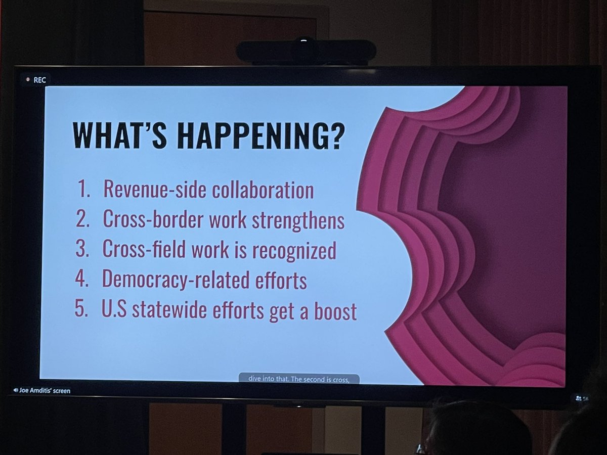 ylichterman's tweet image. . @StefanieMurray is highlighting 5 key trends in journalism collaboration in 2022  #CJS2022