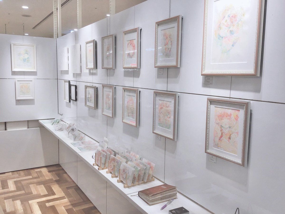 新宿マルイでの個展、本日より!!
作品ずらーーっと出しています。
よろしくお願いします☺️
#色めく線の拍動 