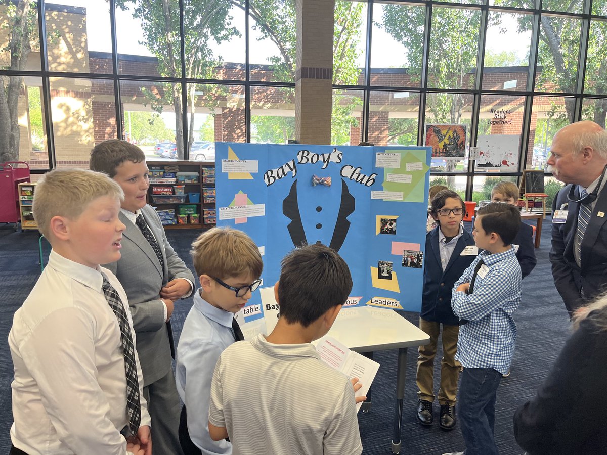 LeslieCottrell3's tweet photo. ⁦@BayEaglesSoar⁩ ⁦@TheLeaderinMe⁩ Showcasing our Bay leaders! 🦅💙 #leadershipday #ccisdlearns https://t.co/DTgv60UimR