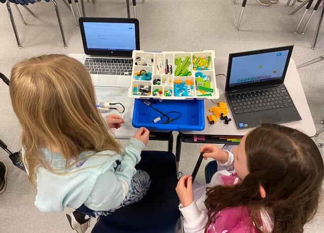 Nwesnh's tweet photo. Learning is alive and well in Lego-Land here at NWS, as Mr. Robert uses Lego robots to help instruct 4th graders in the creative and challenging ways of technology and play! #legoland #scienceiscool #roboticfun https://t.co/snkmiVgPad