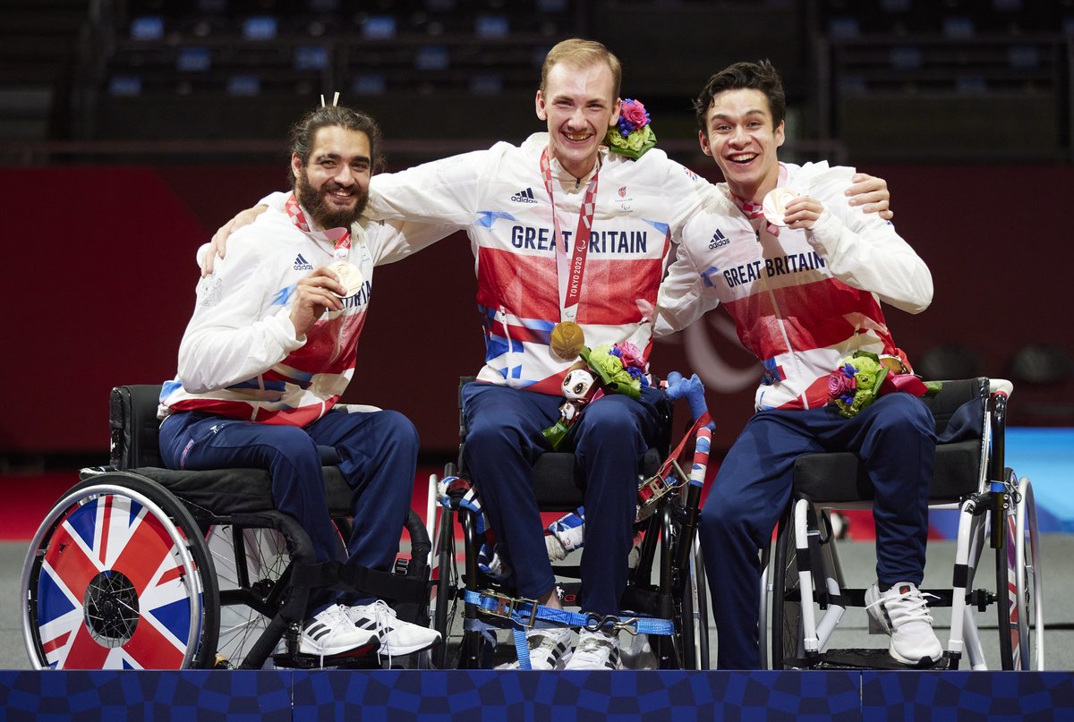 🥇 <a href="/PiersGilliver/">Piers Gilliver MBE</a> 
🥇 <a href="/DCoutya/">Dimitri Coutya</a> 
🥉 <a href="/oliverlamwatson/">Oliver Lam-Watson PLY</a> 

It's been an outstanding start to the @IWASFencing World Cup in Thailand for the GB #WheelchairFencing squad based at the <a href="/UniofBath/">University of Bath</a>! 

iwasf.com/news/jana-shin…