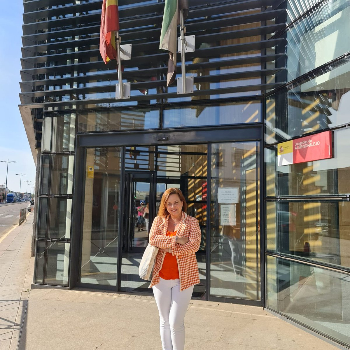Techabogados1's tweet photo. Nuestra socia Gracia Coloma ha acudido a los Juzgados de Almendralejo a defender los intereses de nuestro cliente por una inclusión indebida en fichero de morosos.
@Lexandcom
#TechAbogados #somosTECH #ficherosdemorosos https://t.co/TxcAKWwbl1