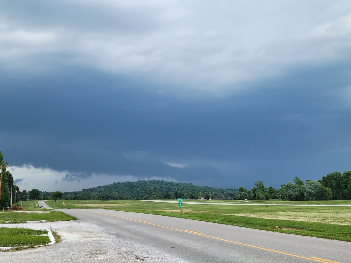 Back in the bluegrass <a href="/CowsWx/">Flying Cows Wx</a> - isolated cell from Falls of Rough, ky to Lebanon, ky 5/18/22