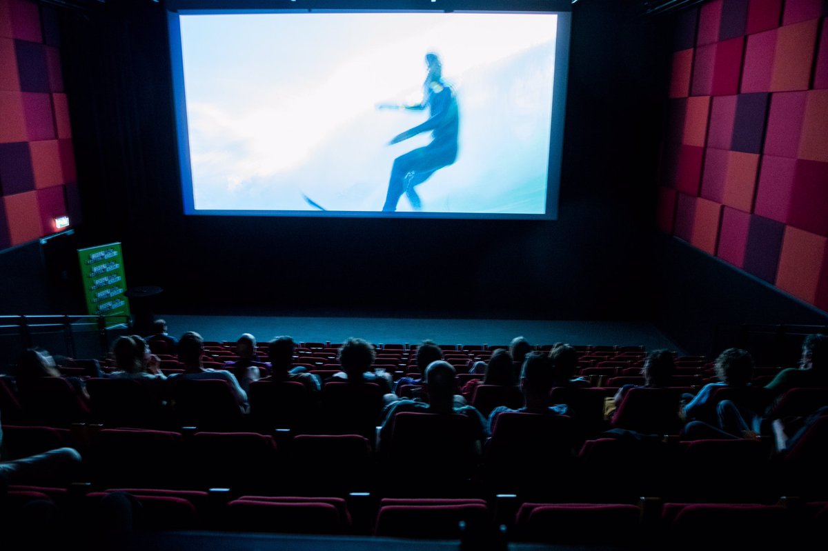 SFEERIMPRESSIE SFFR 2022 UP NORTH

In de documentaire Up North van regisseur Rodrigo Zan volgden we Joackim Guichard, een voormalig professioneel surfer, waarin hij op zoek gaat naar een nieuwe start, een zinvol leven en zijn ware noorden.

#surfen #surfing #sffr2022 #sffr