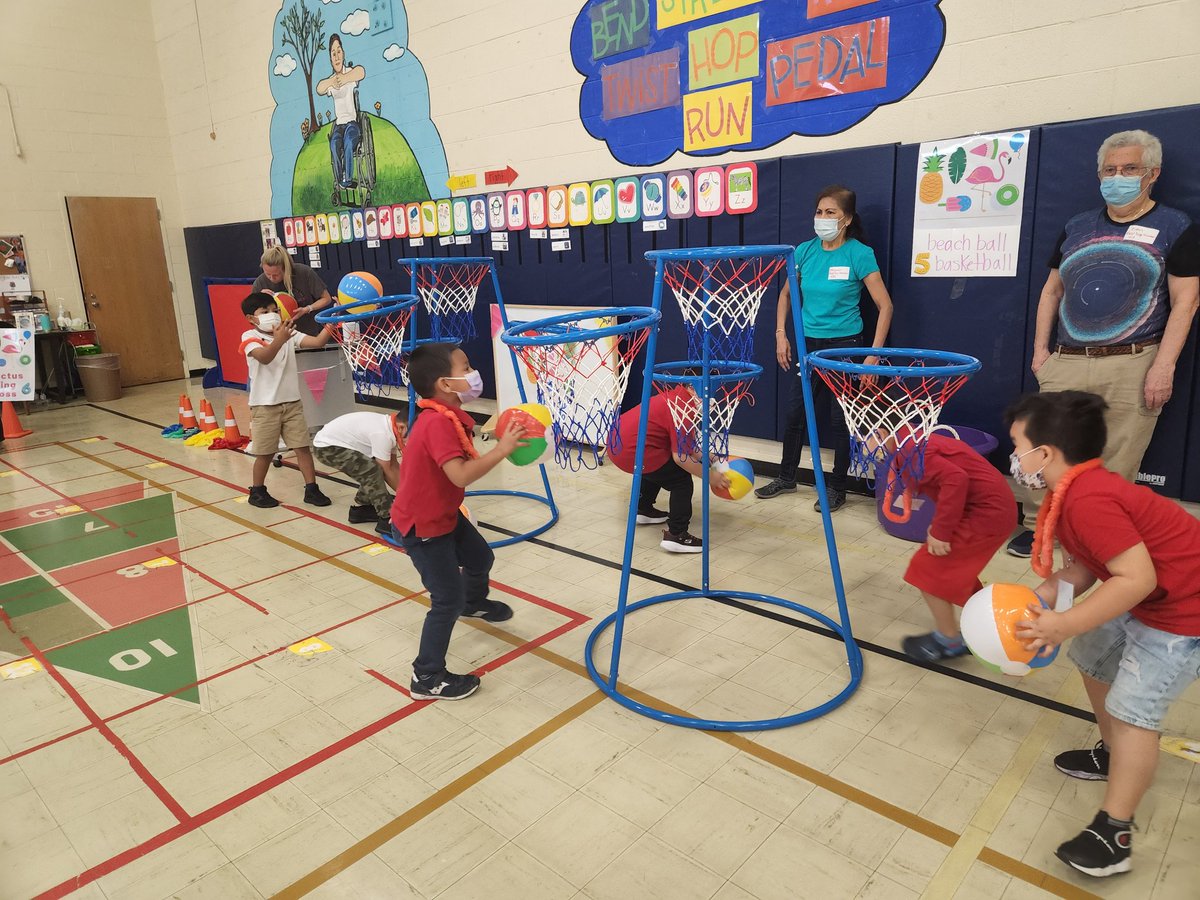 Pk4Mrs's tweet photo. Working our bodies as hard as we working our minds on field day @DobiePKSchool with @MrsSmithRISD @katyphinney @Mrs_Ledford #risdprek #risdpoweroflove https://t.co/1mzvPTzDt3