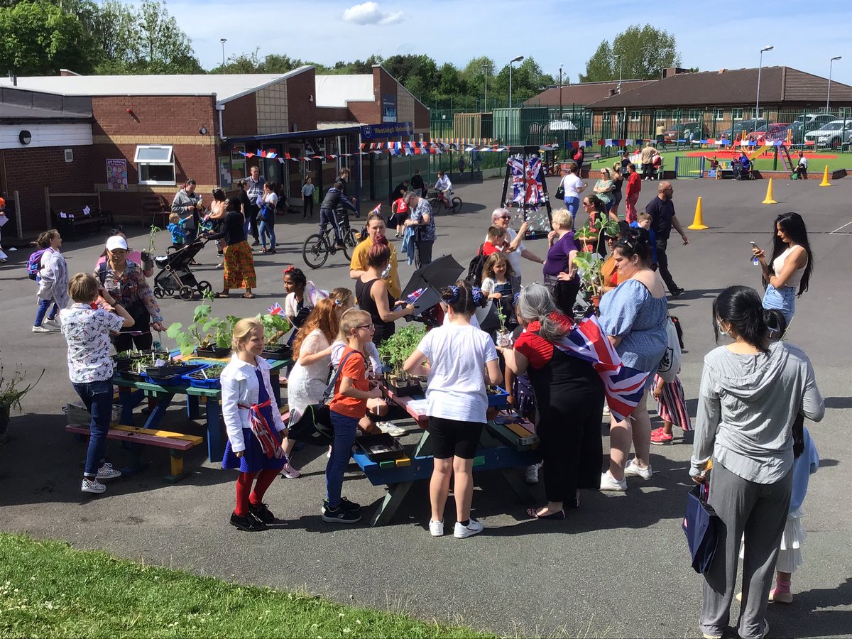 WLMPrimary's tweet photo. Massive thank you for all your kind donations today at our plant sale and to our @AcornChaplain for organising. All money raised will go to #EduKid to our sponsorship of two children in Uganda. #teamwork #equality @EpworthTrust https://t.co/T70Lh7MivT