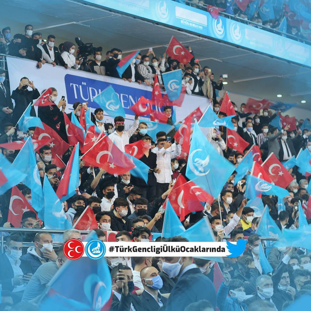 Ülkü Ocakları aslen ve esasen kahramandır, bunu tescil etmeye mezun yegâne merci Türk milletidir, Türklüğün vicdanıdır, Türk-İslam ülküsünün ruh köküdür.
#TürkGencligiÜlküOcaklarında