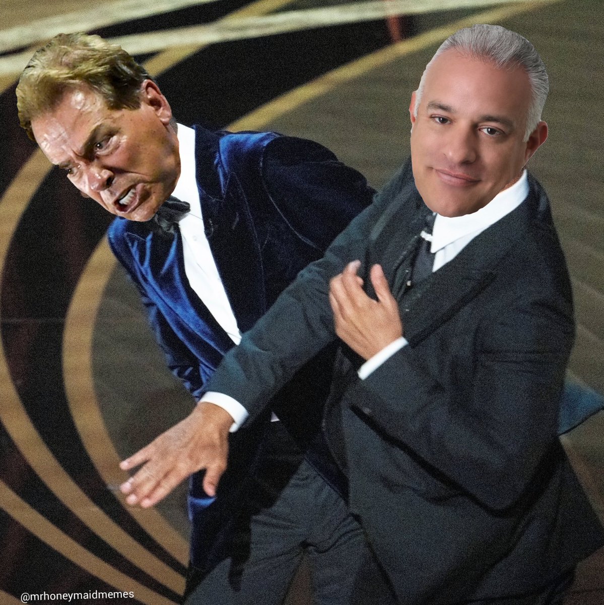 Parrot.E tweet media