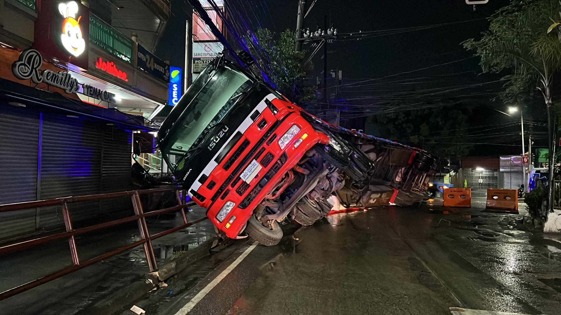 DZRH NEWS on Twitter "LOOK Truck tumagilid sa Governor I Santiago