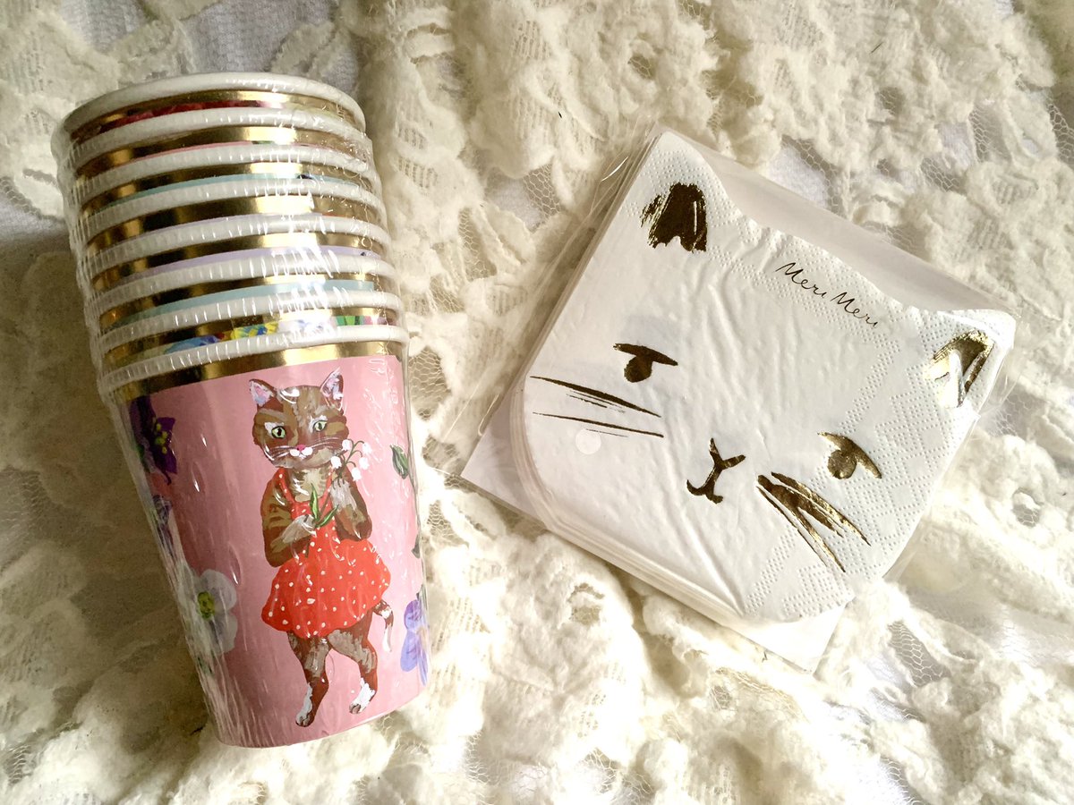 kimokimoyeah's tweet photo. #文具の博覧会 お買い物 その1詳細
#ペーパーストーリー さんは海外メーカーの紙ものを扱っており、 #MeriMeri もその1つ。
ゆるい猫のペーパーナプキン🐈
四つ折りの状態なので開くと顔が4つに増えます笑
ナタリーレテさんのペーパーカップ🐈
かわいい。まるで使える気がしない。しばらく保存する。 https://t.co/MZS27qCacS