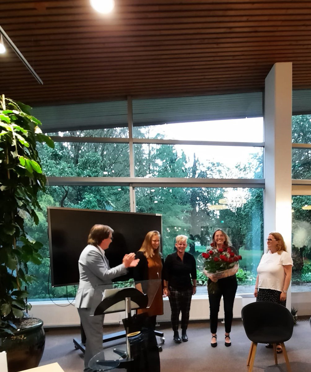 Niet de Roos van Elisabeth gewonnen, maar wel superverdienstelijk voor ons centrum: ons patiëntenpanel die de zorg verbetert voor alle (toekomstige) patiënten met ALK in de regio <a href="/Dimence/">Dimence</a>