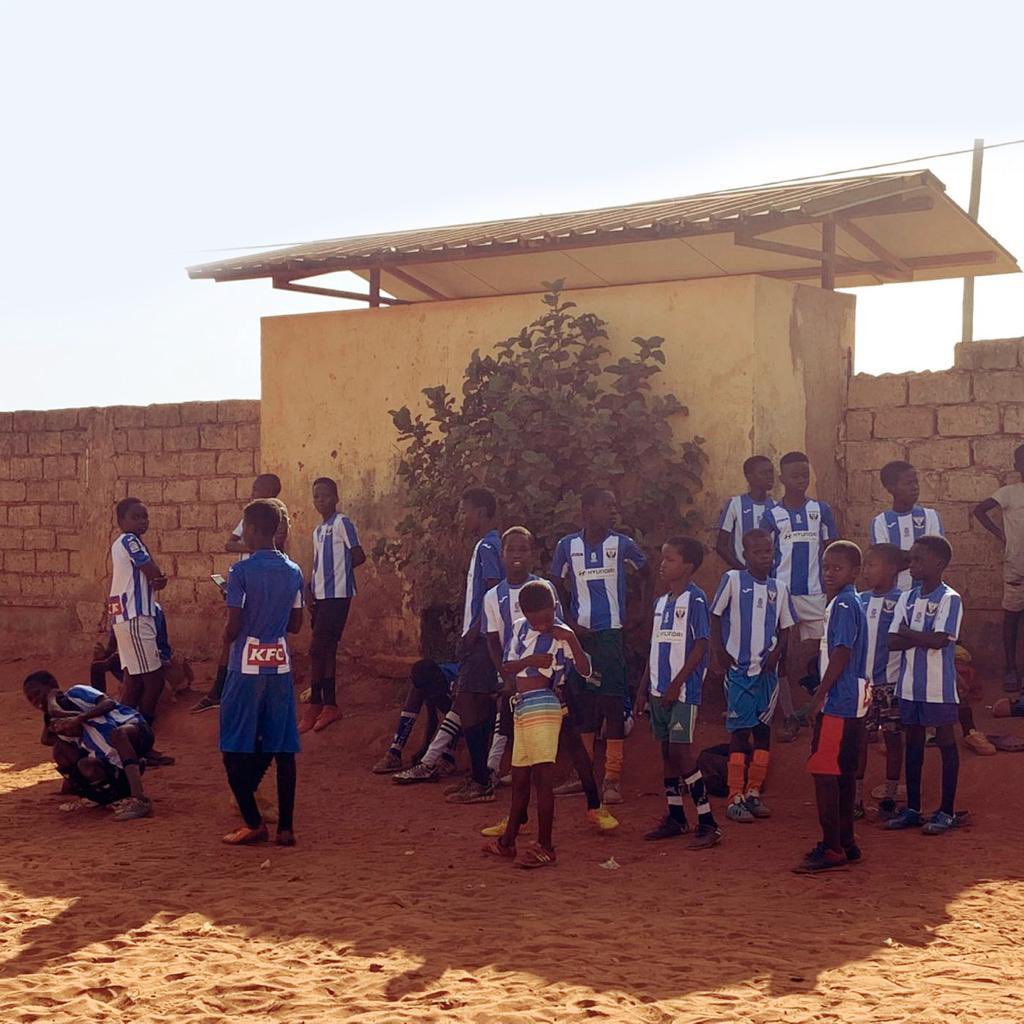 Sergio4Glez's tweet photo. Orgulloso de participar en el envío de material deportivo a Guinea-Bissau 🇬🇼 en colaboración con la Fundación del @CDLeganes y la @afutsol 🤝 El fútbol es de todos y juntos podemos dar la oportunidad a que los más pequeños se sigan formando cada vez con mejores condiciones. ⚽🌍 https://t.co/xbc5nhnJJr