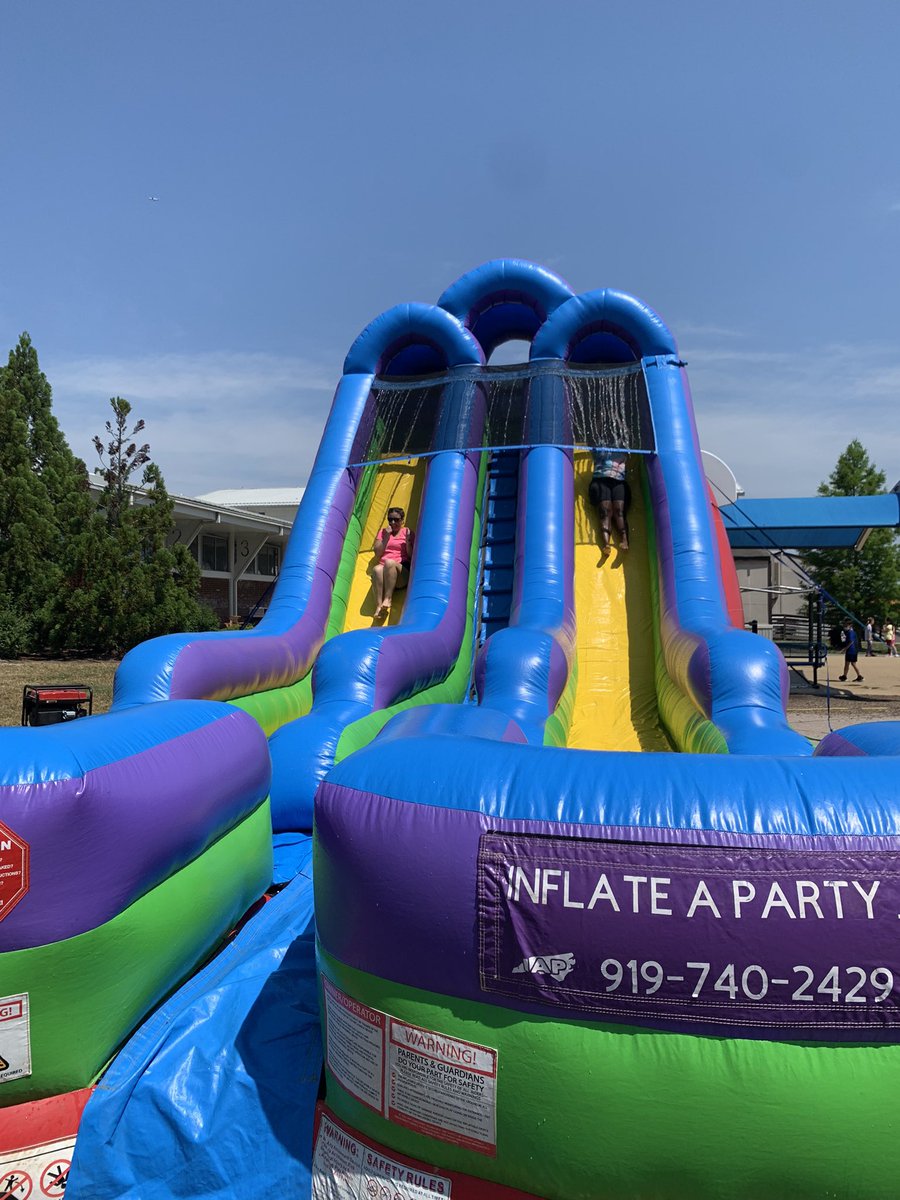 <a href="/MillsParkElem/">Mills Park Elementary School</a> Field day is off to a GREAT start! We saw all smiling faces this morning, and even the parent volunteers got in on the action! Thanks for organizing <a href="/MillsParkPE/">Scott Rood</a> 🧡💙@MrsHoyleMPMS