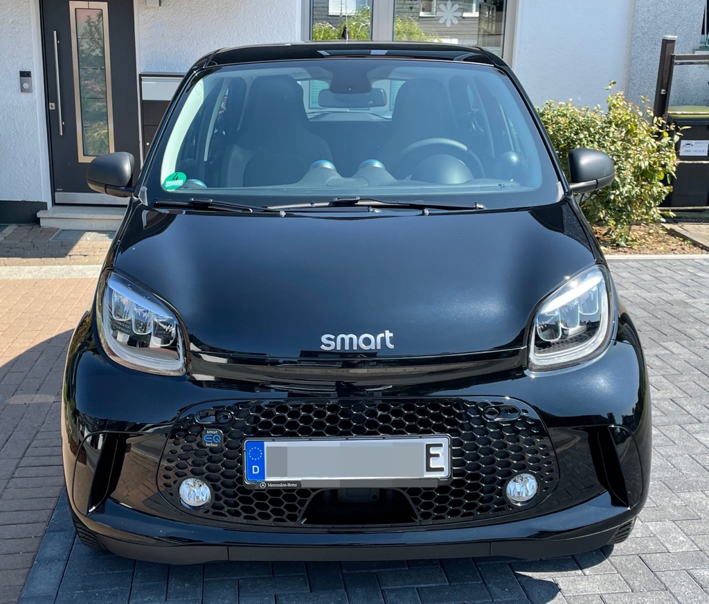 Nico79's tweet photo. Seit 16 Tagen elektrisch unterwegs. Ich habe den Kauf keine Sekunde bereut. 😃👍 #ElektroSmart #SmartForFourEQ #Emobilität #eAuto https://t.co/A96mDeZ17G