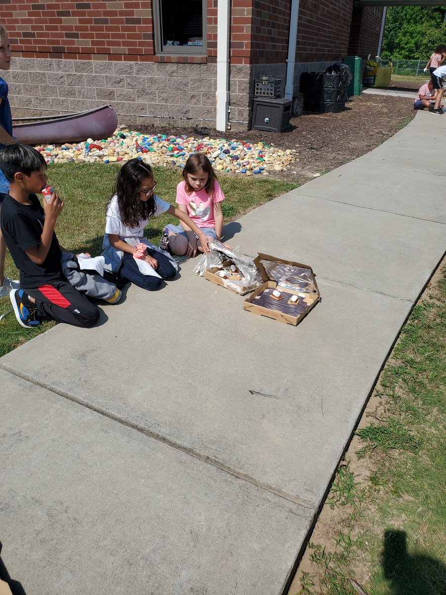 Solar ovens were a hit today 🌞  <a href="/ClarkCreekSTEM/">Joey Moss</a> <a href="/CherokeeSchools/">Cherokee Co. Schools</a>