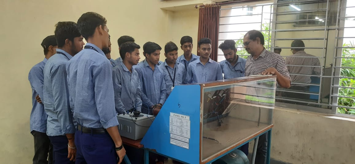 SITSBP's tweet photo. Academic support to students of Government Polytechnic College, Rengali, Sambalpur by Department of Electrical Engineering, Silicon Sambalpur at Silicon West campus from 13th to 19th May 2022. https://t.co/N1CJPHzbXU