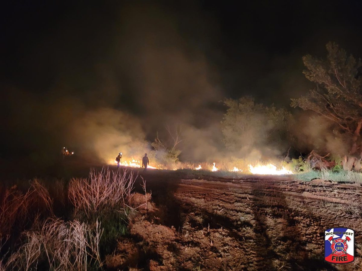 WichitaWestFire's tweet photo. #CoconutFire
Our crew has been released, and is back from the Coconut Fire. The fire is currently listed at 25,000 acres and 20% contained.
#wwvfd #wichitawestfire #bestinthewest https://t.co/fbek5PKwxV