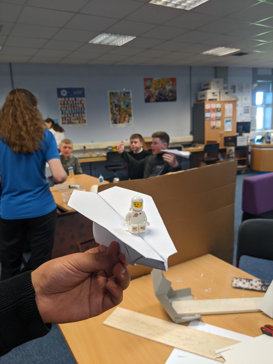 MsMcTech1's tweet photo. Had a great time taking a group of @Greenfaulds_HS pupils to take part in an RAE Mission to Mars STEM competition! Thanks for hosting us @DesignSaints ! https://t.co/62H6vBXWY3