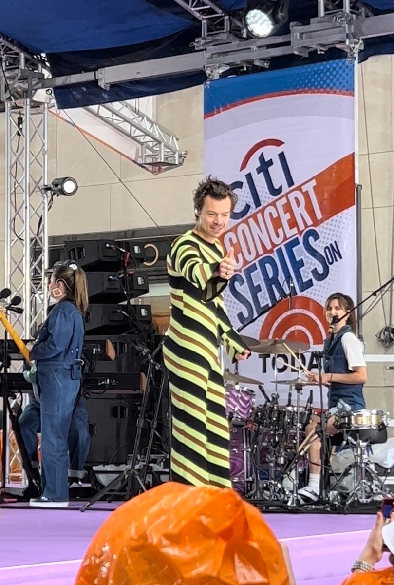 shumerria's tweet image. Happy Thursday Twitter Fam! 
Xoxo💋
#HarryStylesTODAY
#thursdayvibes #ThursdayMotivation