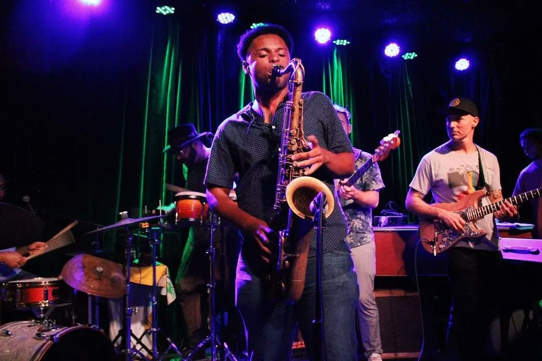 kevinkingii's tweet image. Action shot from the ground up fest in Miami👑
.
📸 @drucker.inc 
.
#pictures #miami #miamigigs #groundupfest #music #fusion #funk #livemusic #chicago #chicagoaninmiami #saxophone #photographer #pictureoftheday #pictureday #pictures