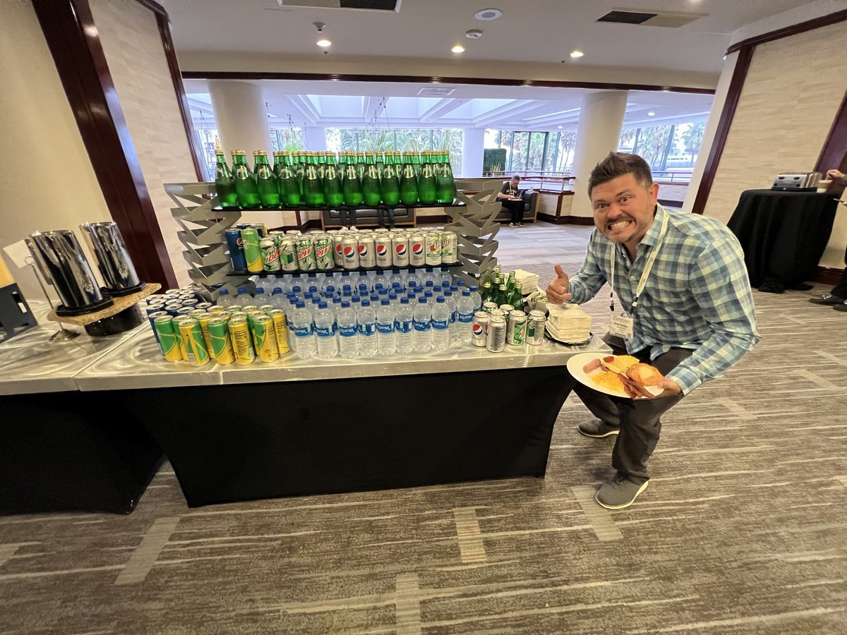 ⁦<a href="/vBradBentley/">Brad Bentley</a>⁩ be bogarting all the caffeine ⁦<a href="/OCVMUG/">OC VMUG</a>⁩ he is READY!