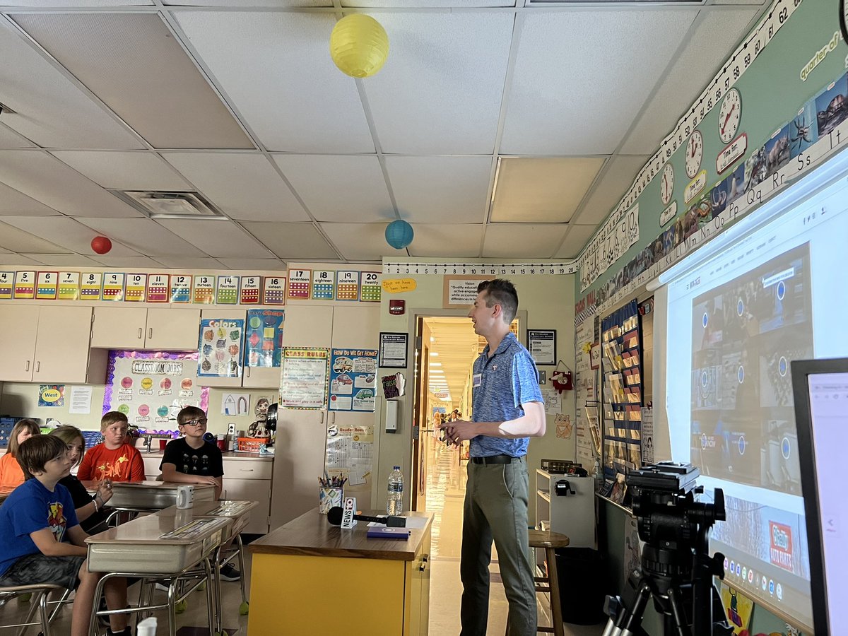 BlakeDollierTV's tweet photo. I had a great time this morning sitting down with Rio Grande Elementary students for their career day! I had the pleasure of talking with Mrs. Davis’s 1st graders, Ms. Edington’s 2nd graders and Ms. Curley’s 4th graders and teaching them about TV news! @WTHITV @vcsc_teamvigo https://t.co/olHbwZcbpp