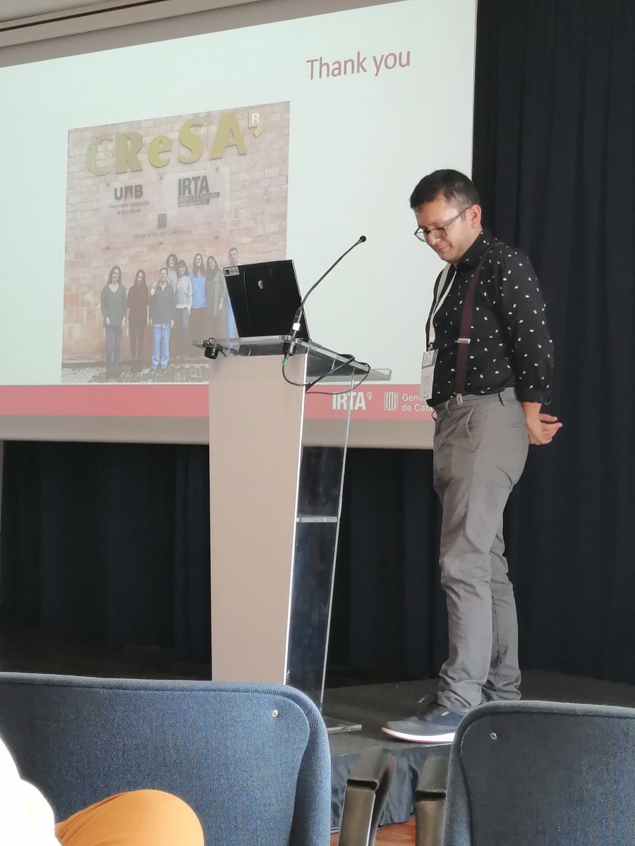 bohorquezalejo_'s tweet photo. #epizone2020 yours truly, presenting our exciting results of a DIVA assay for #CSFV vaccine candidate. Evidently, I got a bit shy during the questions https://t.co/2YYP5Mx1NC