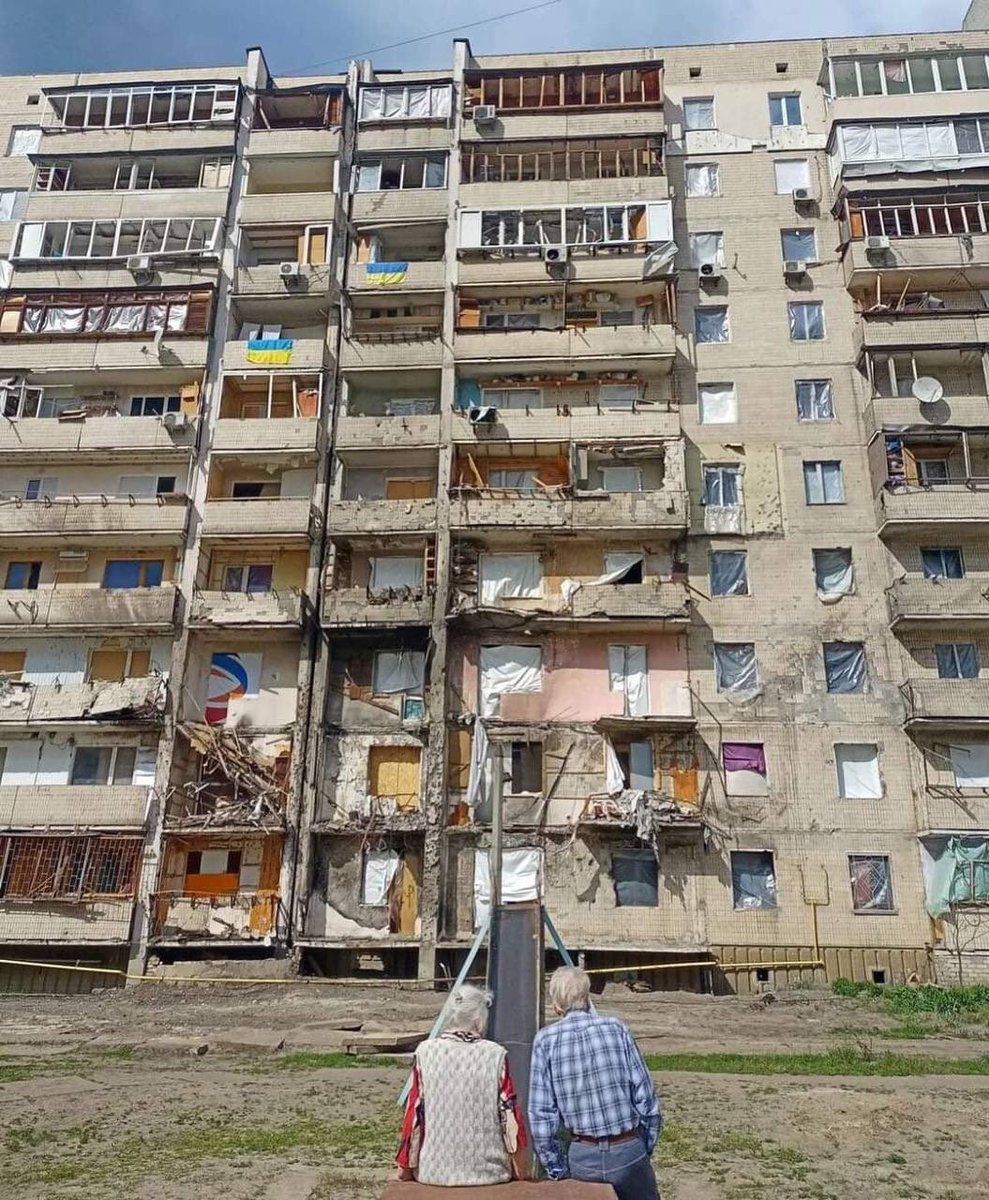 avalaina's tweet photo. Love will prevail. Kyiv, 2022
Photo Nastya Matrunych https://t.co/K8Qr7uQ4nL